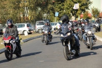 Zdjęcie: ZAKOŃCZENIE SEZONU MOTOCYKLOWEGO LESZNO 2015_wjazd na plac czII