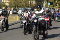 Zdjęcie: ZAKOŃCZENIE SEZONU MOTOCYKLOWEGO LESZNO 2015_wjazd na plac czII