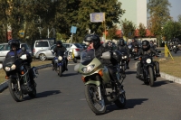 Zdjęcie: ZAKOŃCZENIE SEZONU MOTOCYKLOWEGO LESZNO 2015_wjazd na plac czII
