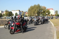 Zdjęcie: ZAKOŃCZENIE SEZONU MOTOCYKLOWEGO LESZNO 2015_wjazd na plac czII