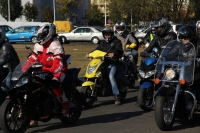 Zdjęcie: ZAKOŃCZENIE SEZONU MOTOCYKLOWEGO LESZNO 2015_wjazd na plac czII